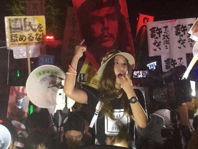 NEWS・加藤シゲアキが「SEALDs」へ「賛同」表明、アイドルの「政治的発言」にファンの反応は...