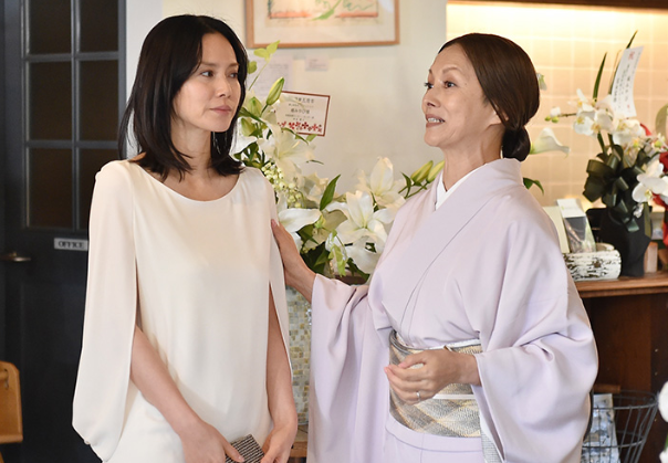 ワンピース姿の芸能人の画像を貼るトピ