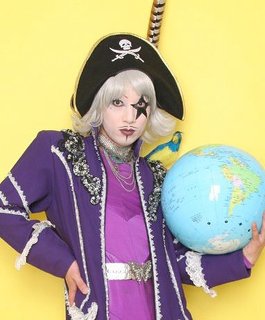 NEWS・加藤シゲアキが「SEALDs」へ「賛同」表明、アイドルの「政治的発言」にファンの反応は...