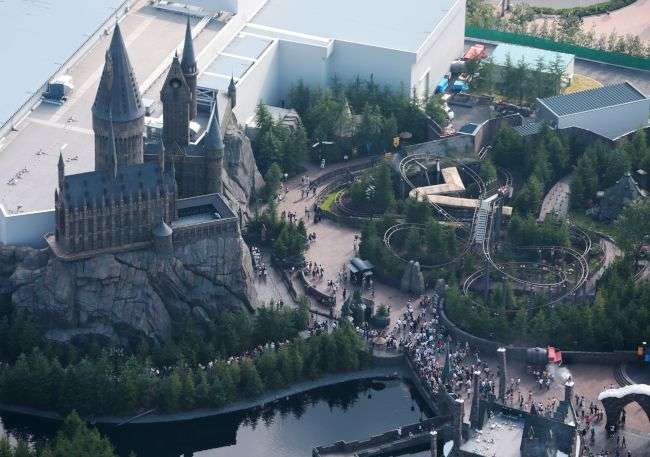 東京ディズニーランド、客数減の地獄突入…USJと中国に客取られ深刻