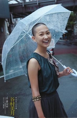 おでこを出している芸能人の画像を貼るトピ