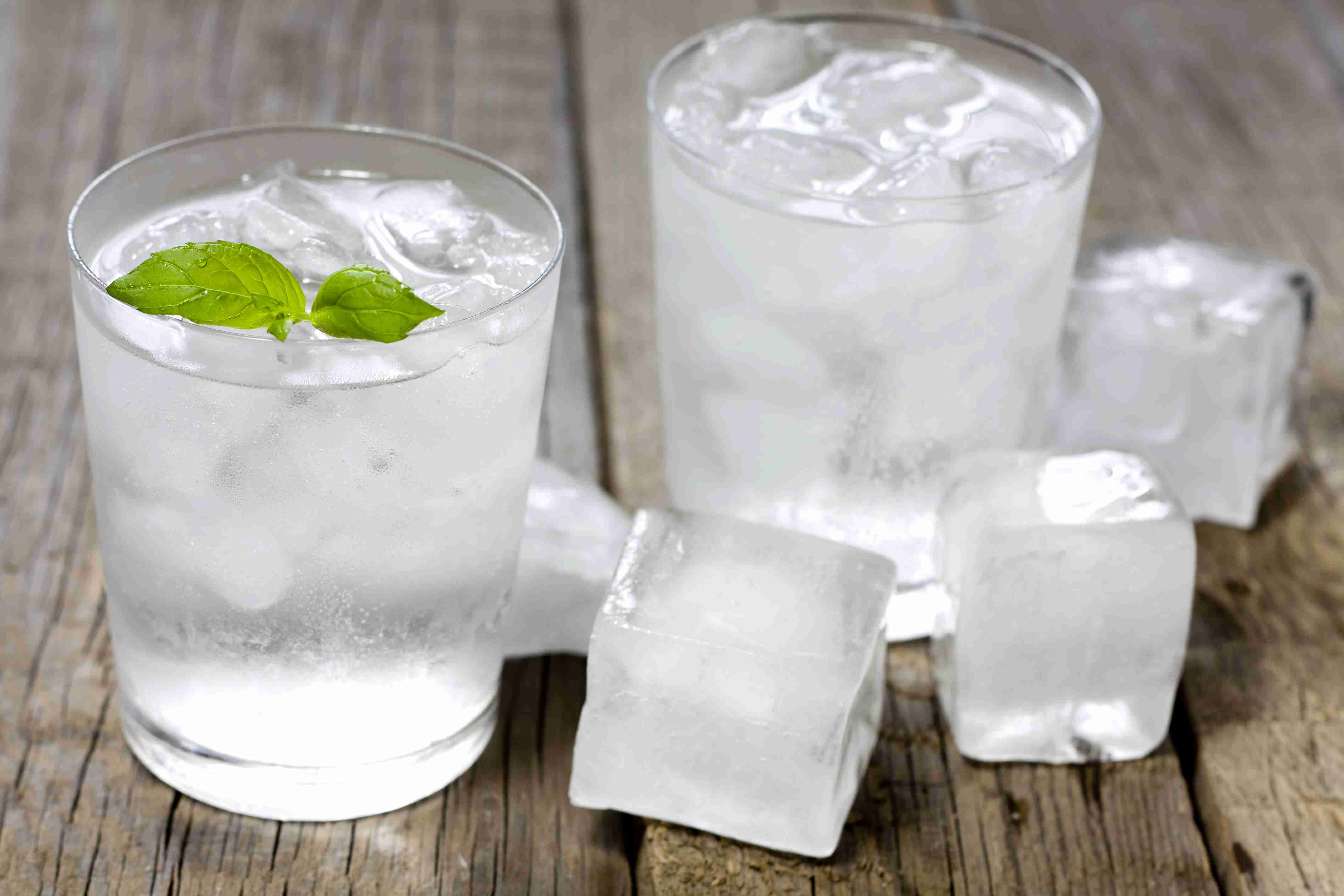 冷たい飲み物の画像を貼って涼みましょう