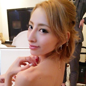 過激写真集が絶好調？加藤紗里の”タレント価値”と意外な評価(1ページ目) - デイリーニュースオンライン