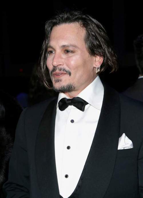 ジョニー・デップの妻が8年前に女性写真家と「同性婚」していた！