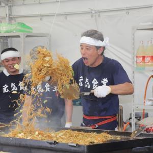 石原軍団の炊き出しにSMAP木村拓哉らが参加 舘ひろしから焼きそば教わる
