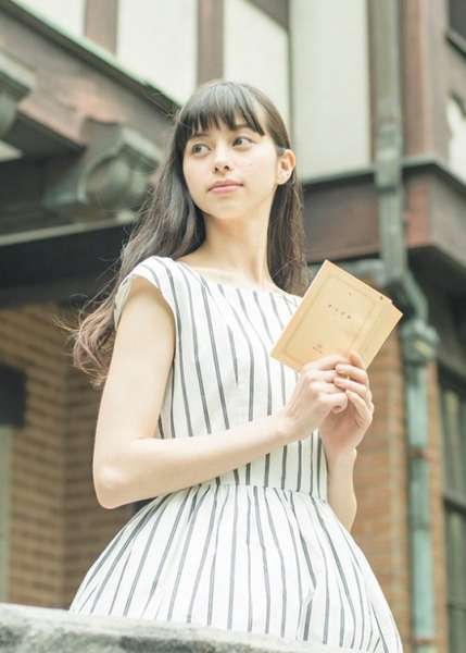 ワンピース姿の芸能人の画像を貼るトピ