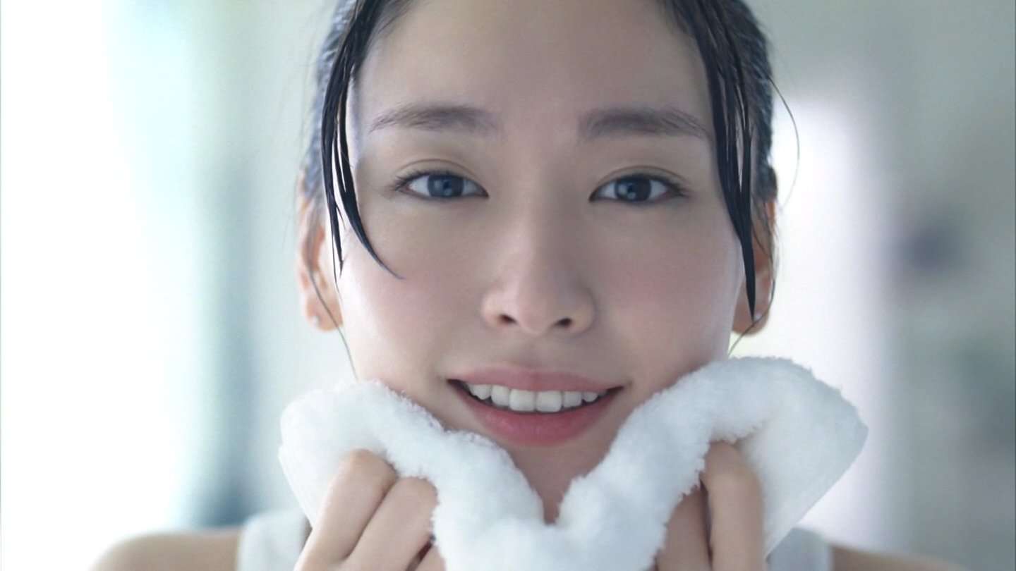 おでこを出している芸能人の画像を貼るトピ