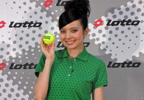 ベッキー、質疑応答でスカパー解約者が続出？　実家担保で同情を引く作戦も失敗で…… - ライブドアニュース