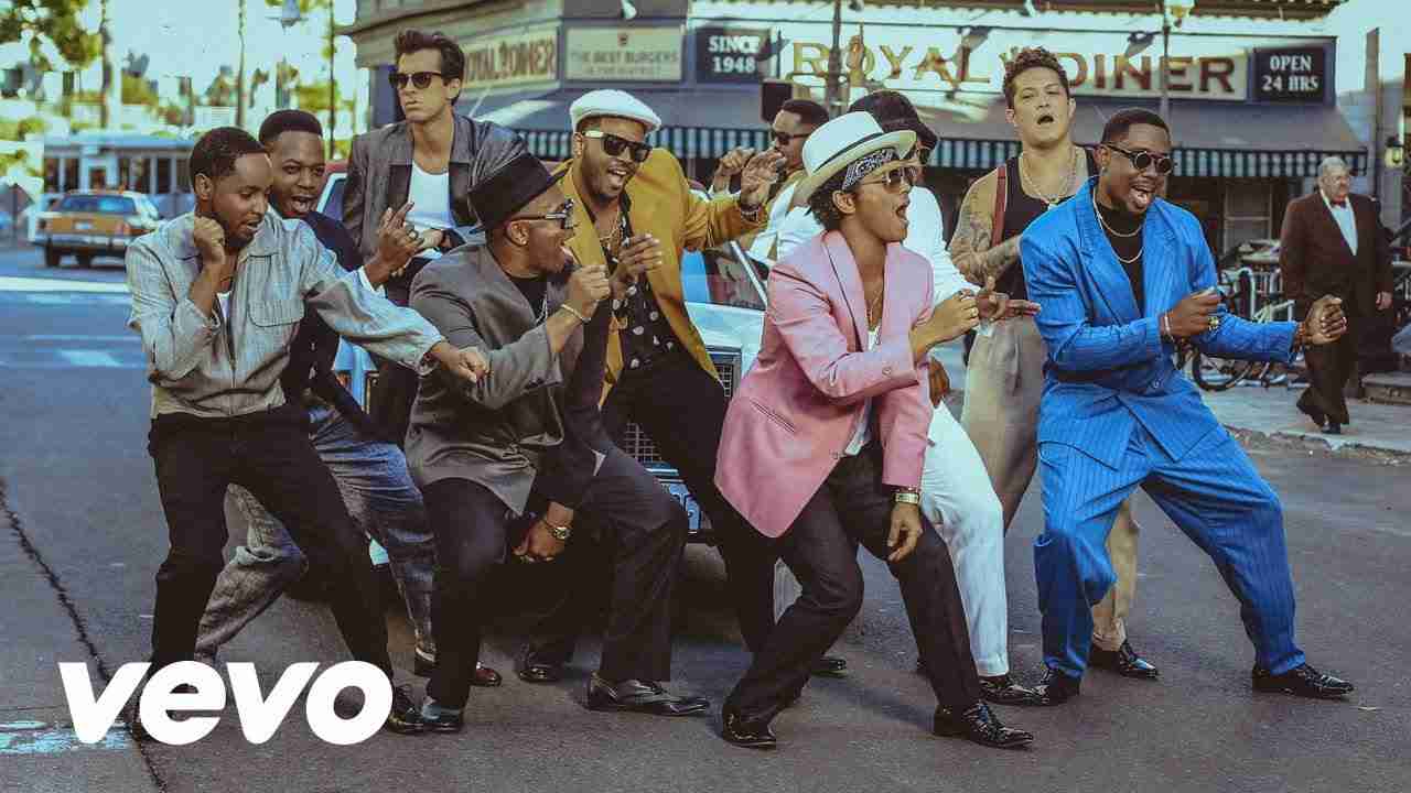 Mark Ronson - Uptown Funk ft. Bruno Mars - YouTube