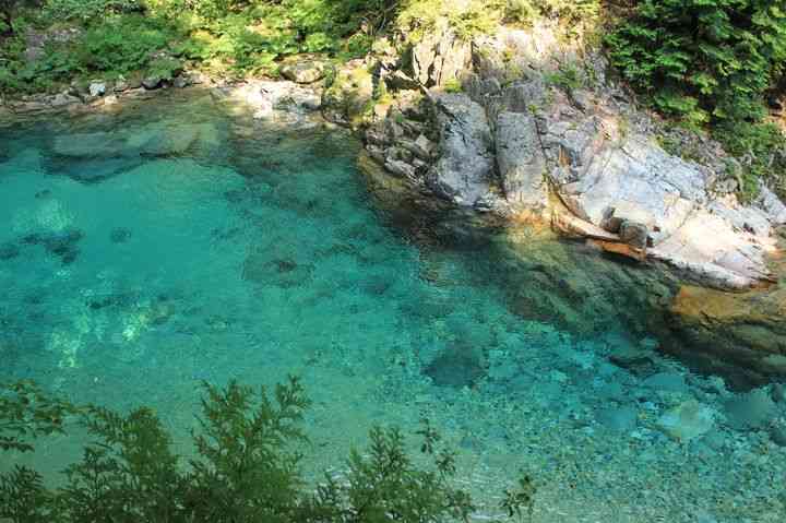 国内で綺麗な川