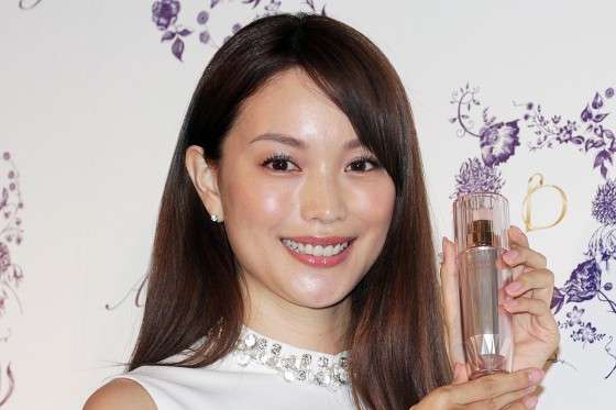 蛯原友里「息子が一番」すっかりママの顔