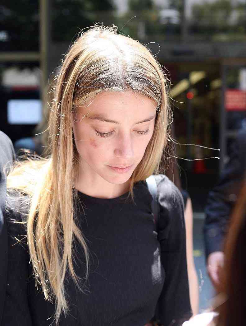 アンバー・ハードに逮捕歴　女性恋人へのDV行為で！
