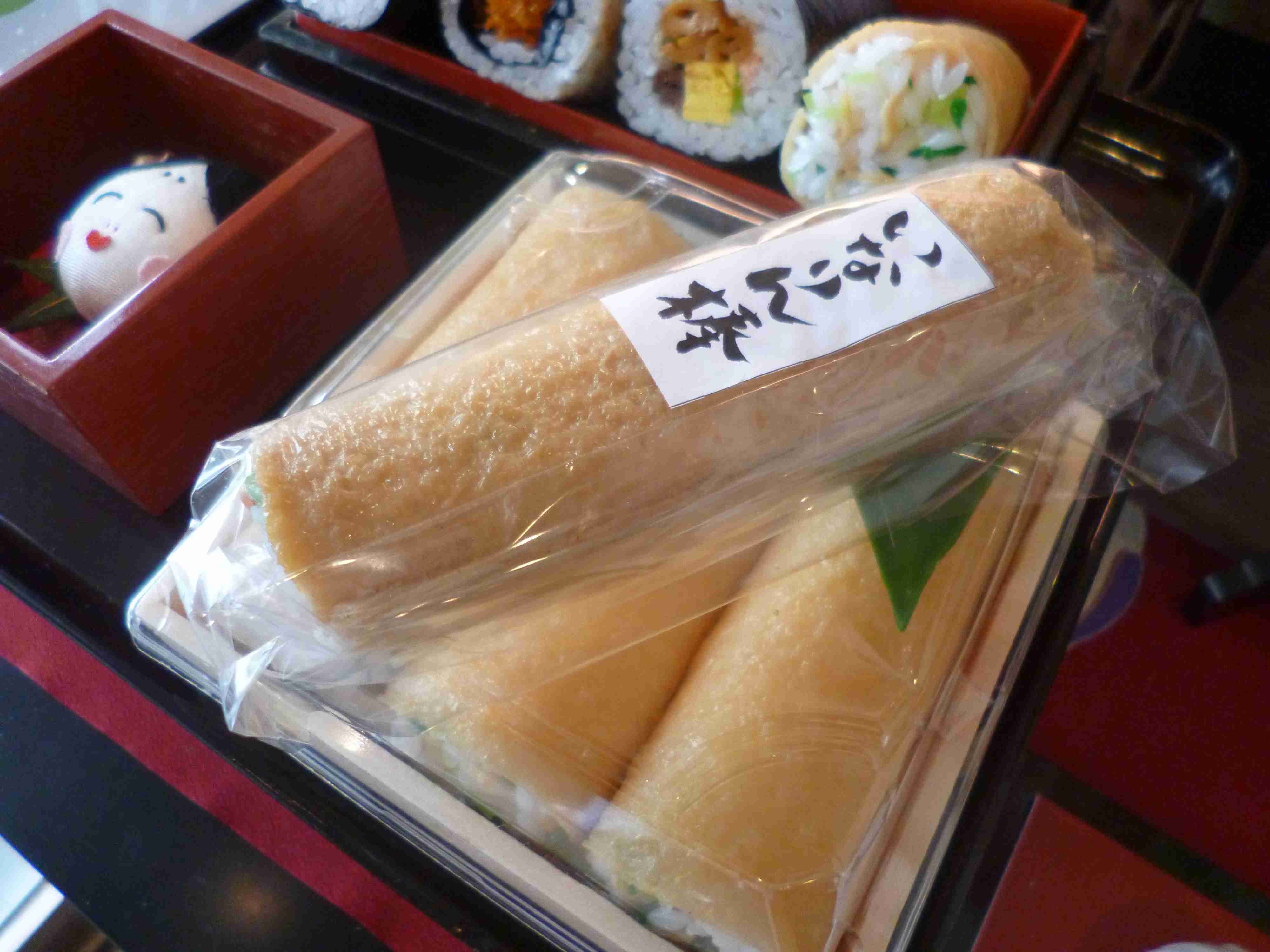 ファミマがいなり寿司の概念を覆す。「スティック」「トルティーヤ風」にw