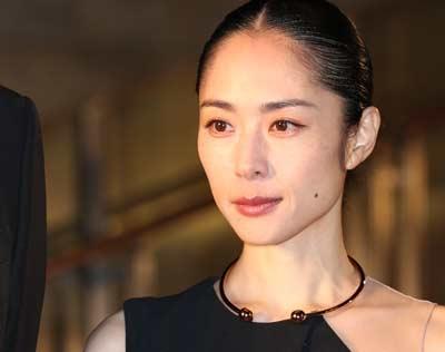 おでこを出している芸能人の画像を貼るトピ