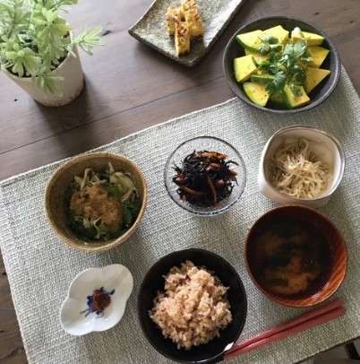 吉川ひなの、ハワイで目覚めた「食への意識」「1日の半分くらいは、娘に食べさせるもののことを考えている」