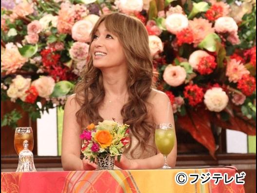 浜崎あゆみ、こんがり“黒あゆ”で夏宣言 ヘルシー美ボディにも視線集中