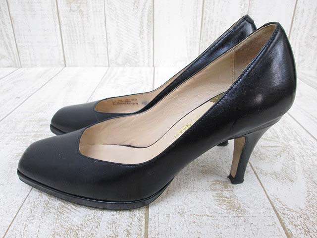 黒パンプス、どんなもの持ってますか?