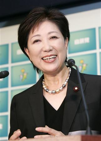 自民党・小池百合子氏、政治資金で「郵送料」として金券ショップ・郵便局へ220万円、ハガキ4万枚以上の大量支出…自著の出版社からも133万の大量購入