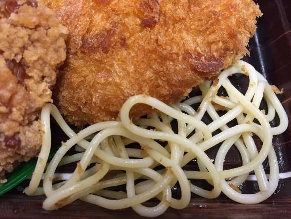 「お弁当で下敷きになってるパスタ」は本当に必要か?「いる」派vs「いらない」派で激論勃発!