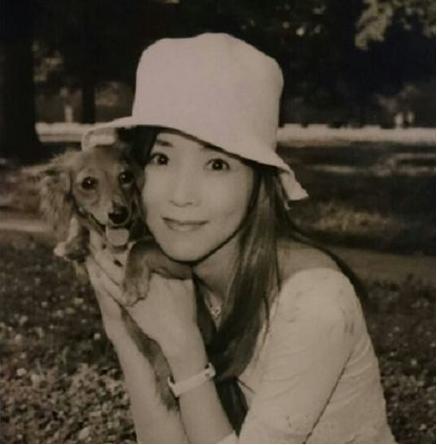 故川島なお美を支えた愛犬「シナモン＆ココナツ」との出会いと別れ｜MARBLE [マーブル]