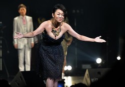 中島知子セクシーモデルに！「東京ボーイズコレクション」でランウェイ登場