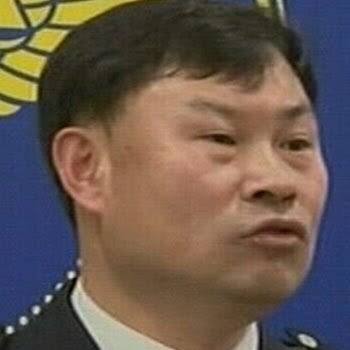 「罰を与えようと思った」女性を路上で刺殺し自首 泣きじゃくり舌出す場面も