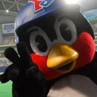 腹黒・畜生なだけじゃない！つば九郎のいたずらと人柄まとめ【東京ヤクルトスワローズ】 - NAVER まとめ