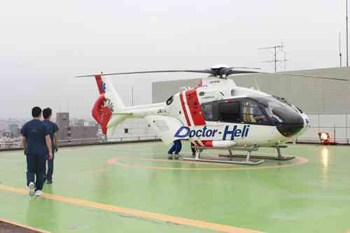 屋台の油かかり5歳女児が背中などに大やけど　10人が重軽傷　福岡・北九州市