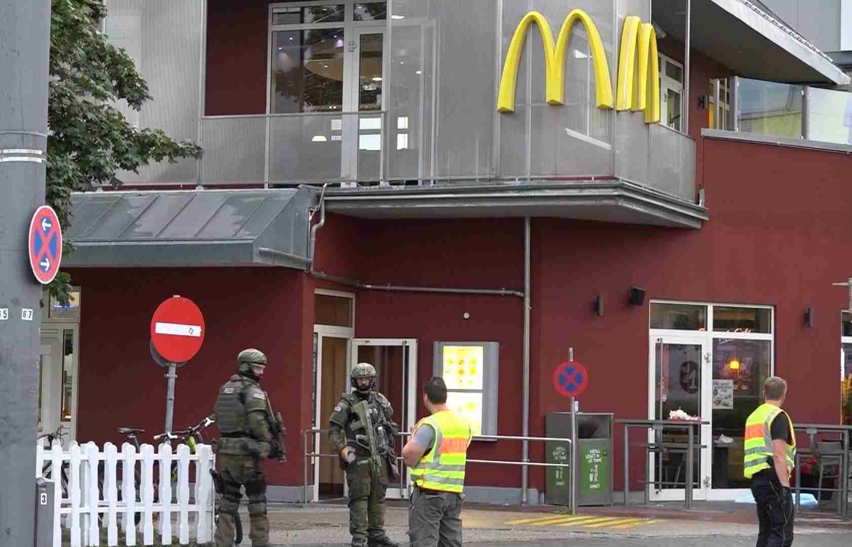 ＜独銃乱射＞「バーガー店で食べる子供の顔に発砲とは…」 （毎日新聞） - Yahoo!ニュース