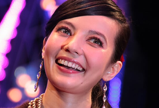 ベッキーが急きょ「27時間テレビ」に電話出演 「懲りた」発言で爆笑起こす - ライブドアニュース