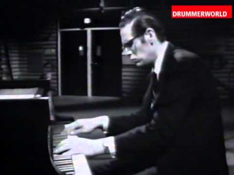 Alex Riel - Bill Evans - Eddie Gomez: Autumn Leaves - 1966 - YouTube