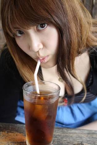 紗栄子の美ヒップに釘付け！ビキニ姿でヘルシーボディ開放
