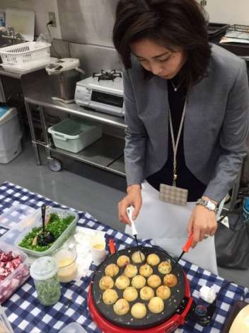 松嶋菜々子、主演ドラマの現場で手作りたこ焼き振る舞う | ORICON STYLE