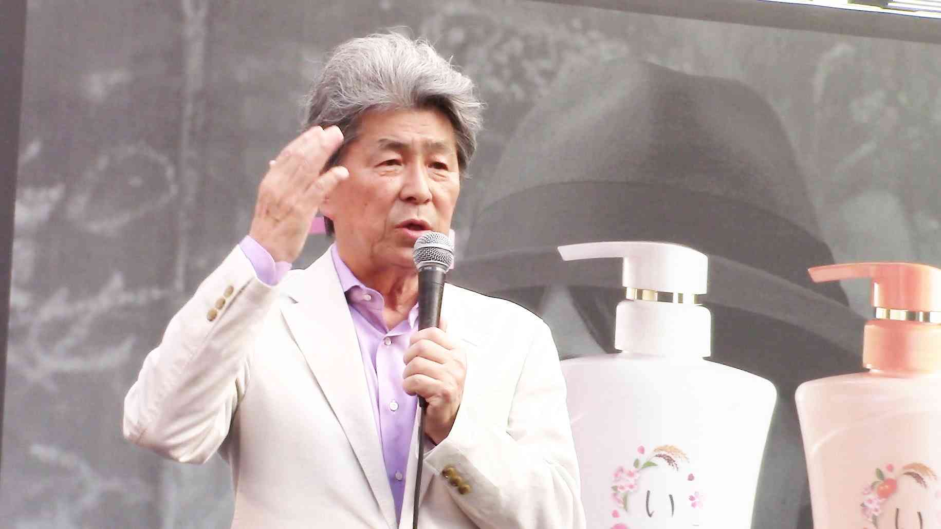 【東京都知事選2016】渋谷街頭演説会（鳥越俊太郎候補・大沢真理東大教授・蓮舫代表代行・森進一さん・杉尾秀哉参院議員） 2016年7月18日 - YouTube
