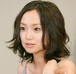 シワもたるみもさらけだした鈴木保奈美の主演ドラマに視聴者が早くも嫌悪感 
