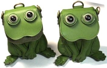 カエルグッズの画像をください。