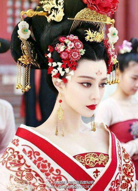 お人形さんみたいな顔の芸能人