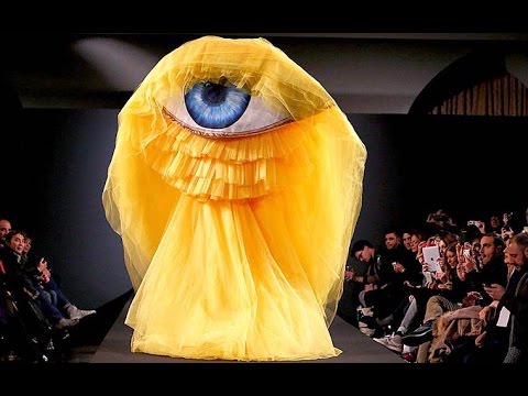 奇抜なファッション