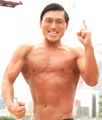 プロテイン飲んでる人！