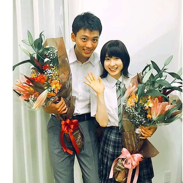 土屋太鳳　水色の花柄浴衣で華やかに　理想のデートを語る