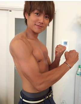 水着が似合う男性有名人の画像を貼ろうじゃないの
