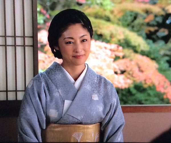常盤貴子：全身黒のシースルー＆レースワンピ姿でセクシーに