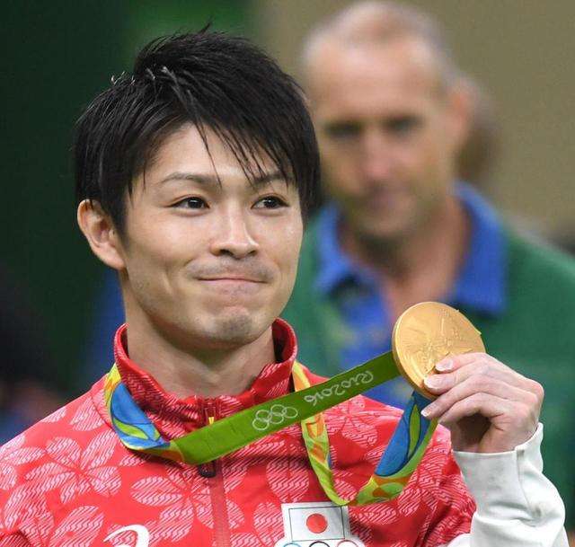 スポーツ選手のヘアスタイルを貼るトピ