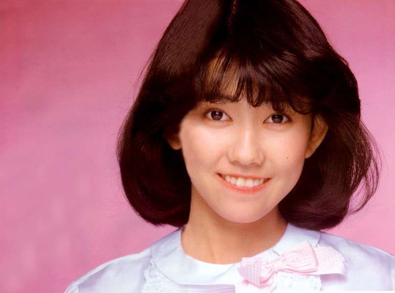 AKB48島崎遥香「聖子ちゃんカット」に変身! スピリッツが80年代アイドル特集