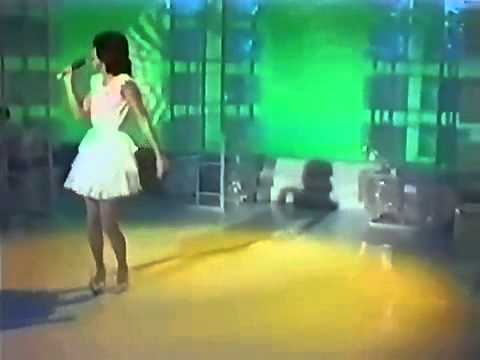 松田聖子 夏の扉 - YouTube