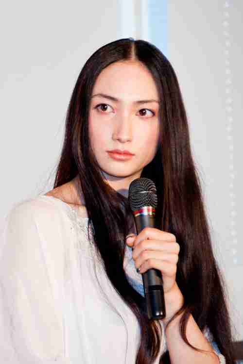 お人形さんみたいな顔の芸能人