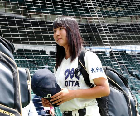 甲子園練習で女子マネがグラウンドに立ち制止される ネットで非難殺到 (2016年8月2日掲載) - ライブドアニュース