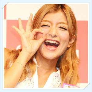 ローラの卒アルから整形疑惑？目の二重や鼻とエラ＆つけぼくろの噂も！ | 芸能人の気になる情報まとめ基地