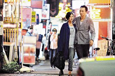 常盤貴子：全身黒のシースルー＆レースワンピ姿でセクシーに