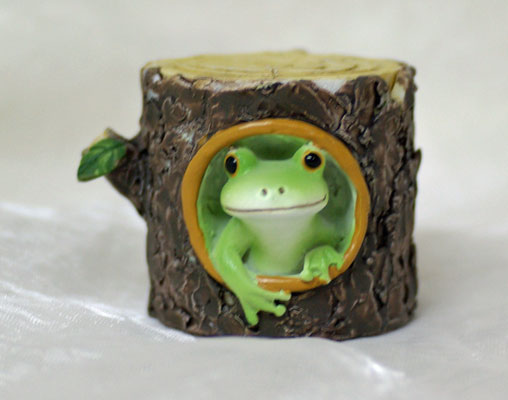 カエルグッズの画像をください。
